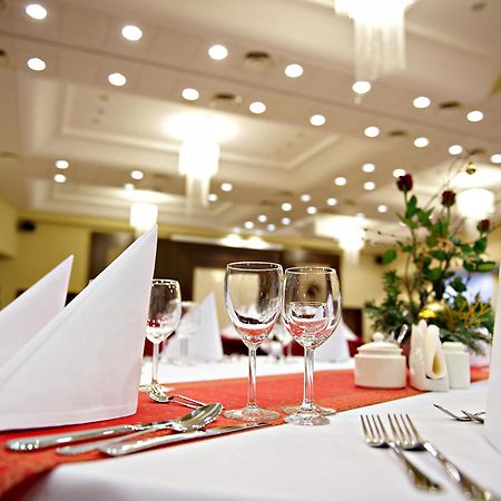 Hotel Prezydencki 4-Star Rzeszow Bagian luar foto