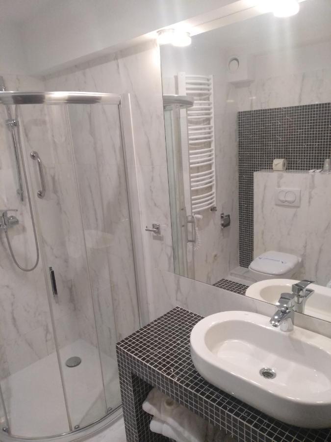 Hotel Prezydencki 4-Star Rzeszow Bagian luar foto
