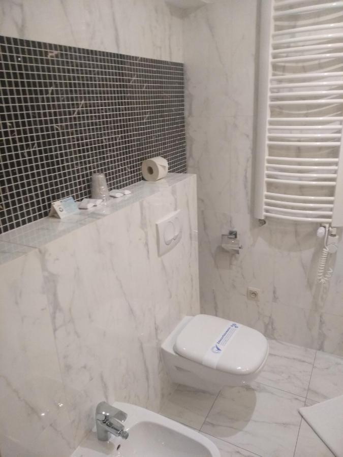 Hotel Prezydencki 4-Star Rzeszow Bagian luar foto
