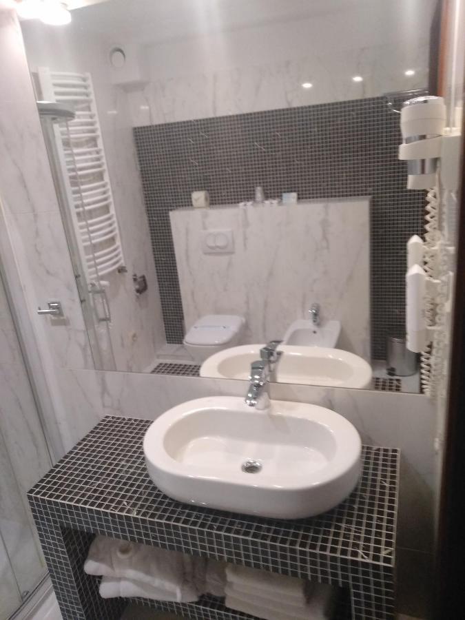 Hotel Prezydencki 4-Star Rzeszow Bagian luar foto
