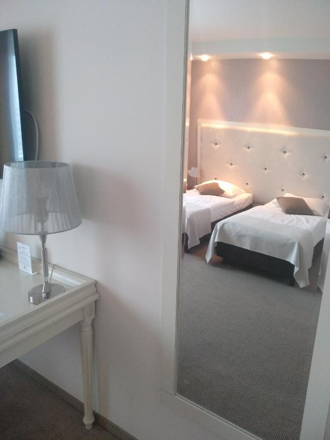 Hotel Prezydencki 4-Star Rzeszow Bagian luar foto