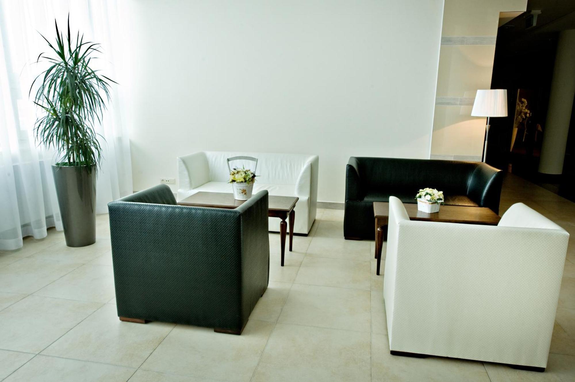Hotel Prezydencki 4-Star Rzeszow Bagian luar foto