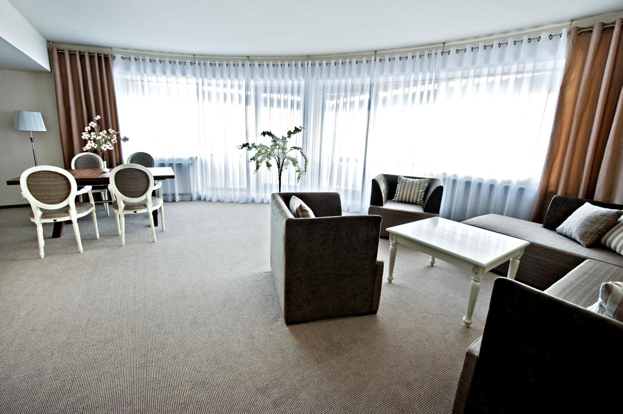 Hotel Prezydencki 4-Star Rzeszow Bagian luar foto