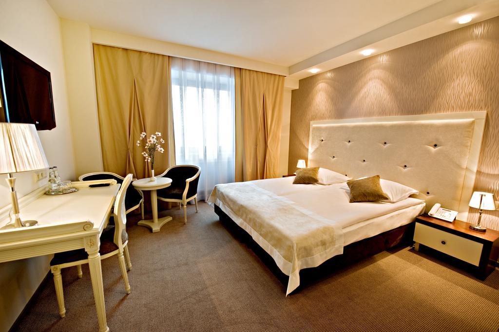 Hotel Prezydencki 4-Star Rzeszow Ruang foto