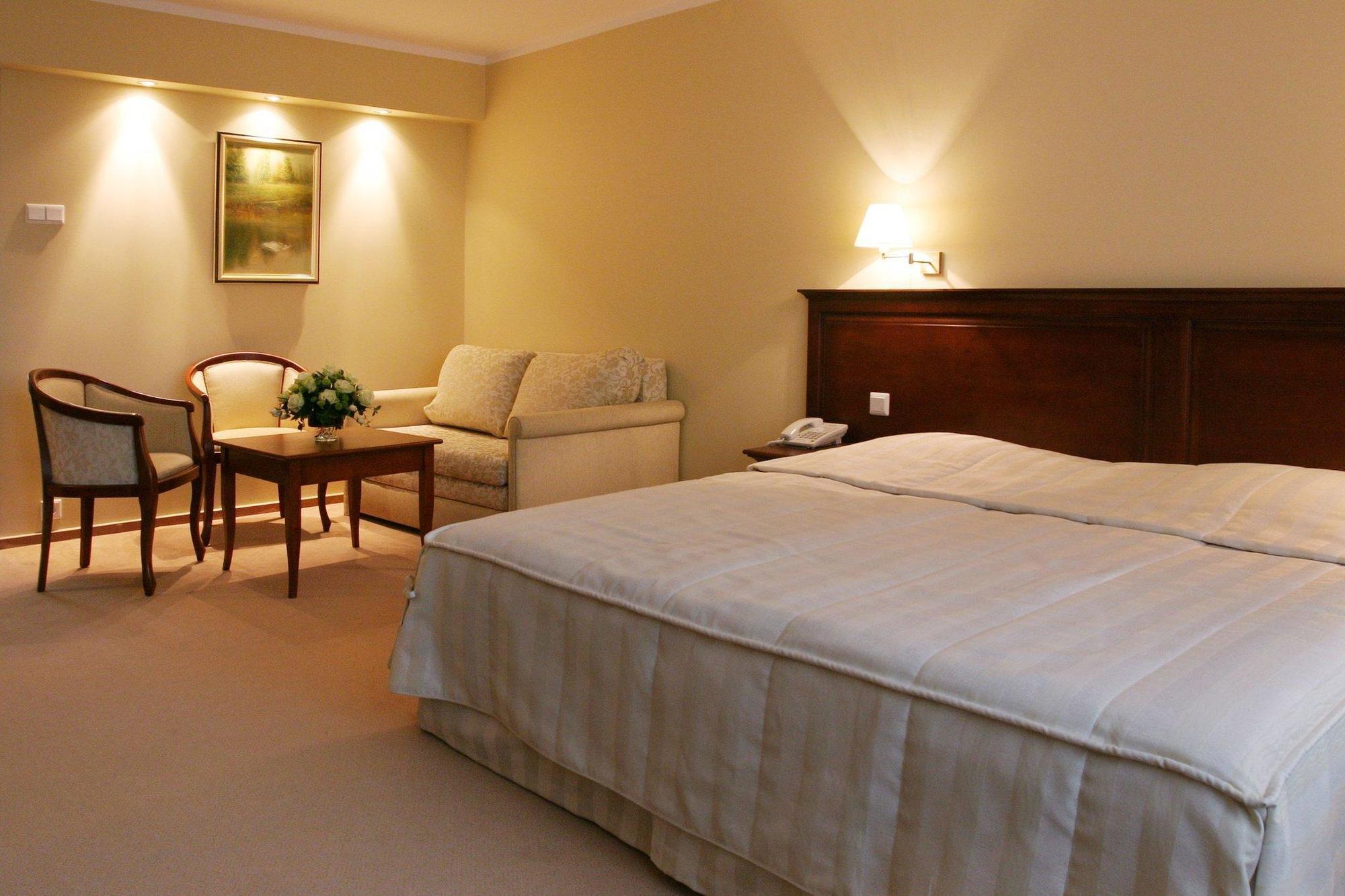 Hotel Prezydencki 4-Star Rzeszow Ruang foto