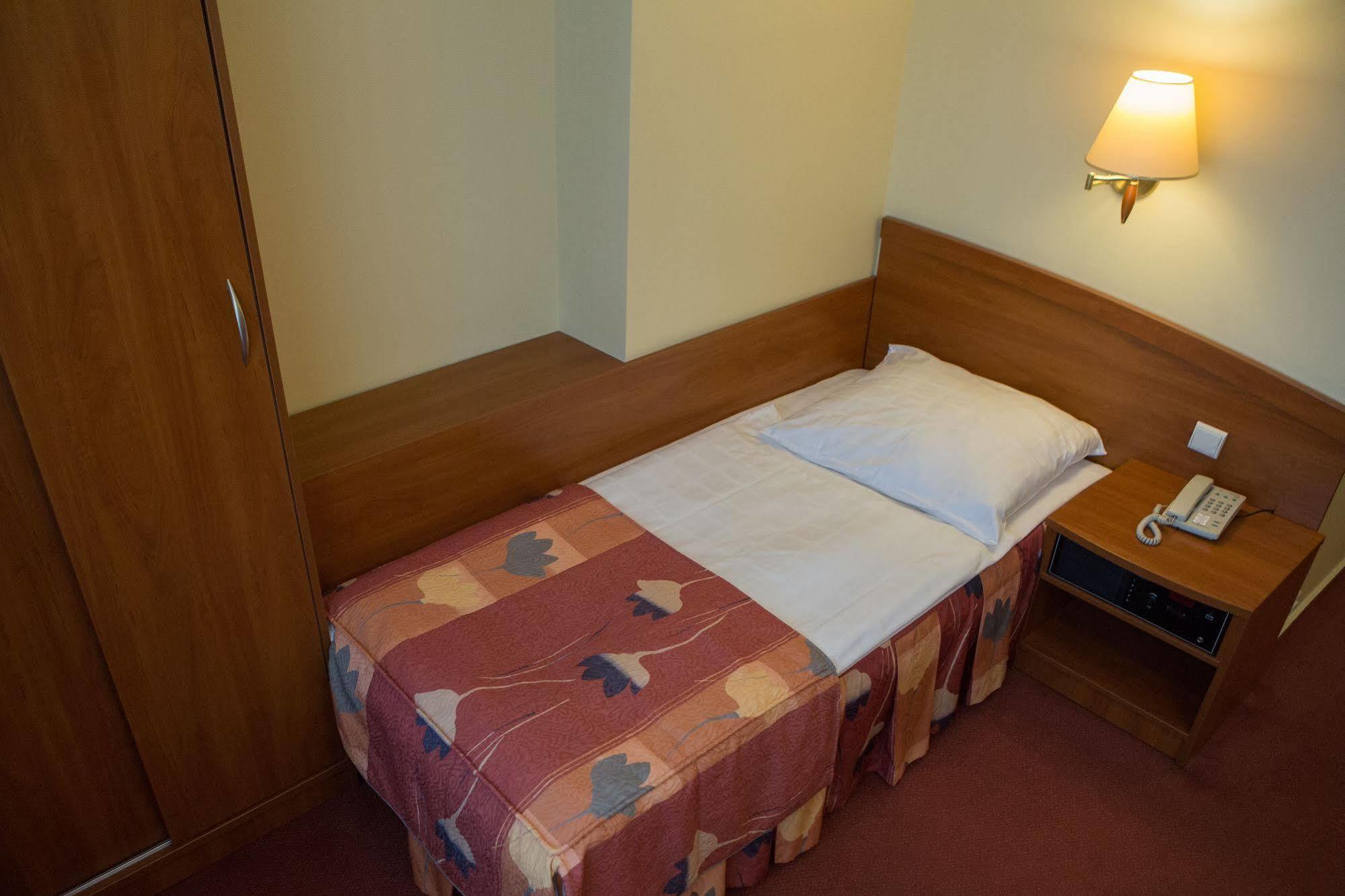 Hotel Prezydencki 4-Star Rzeszow Bagian luar foto